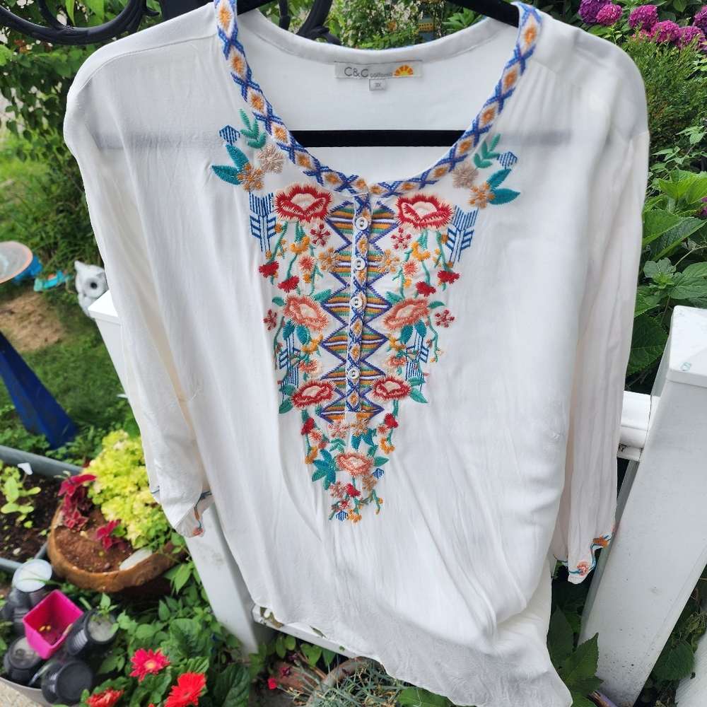 C&C California EUC Blue and Pink Embellished 3/4 Sleeve Women Blouse Sz 3X